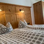 Nyaraló Prantl *